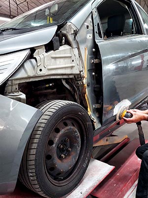 Deuken herstellen na aanrijding bij Autoschade Herstel Poepe Assen